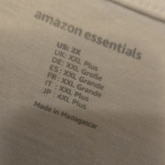 Nwt Amazon Essentials V-Neck 3/4 Sleeve T-Shirt size 2x - Picture 2 of 3